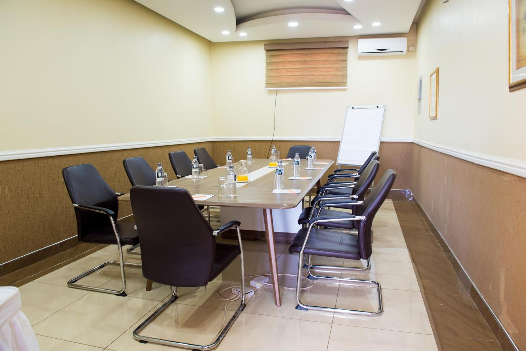 Crossroads Hotel Lilongwe Eksteriør bilde
