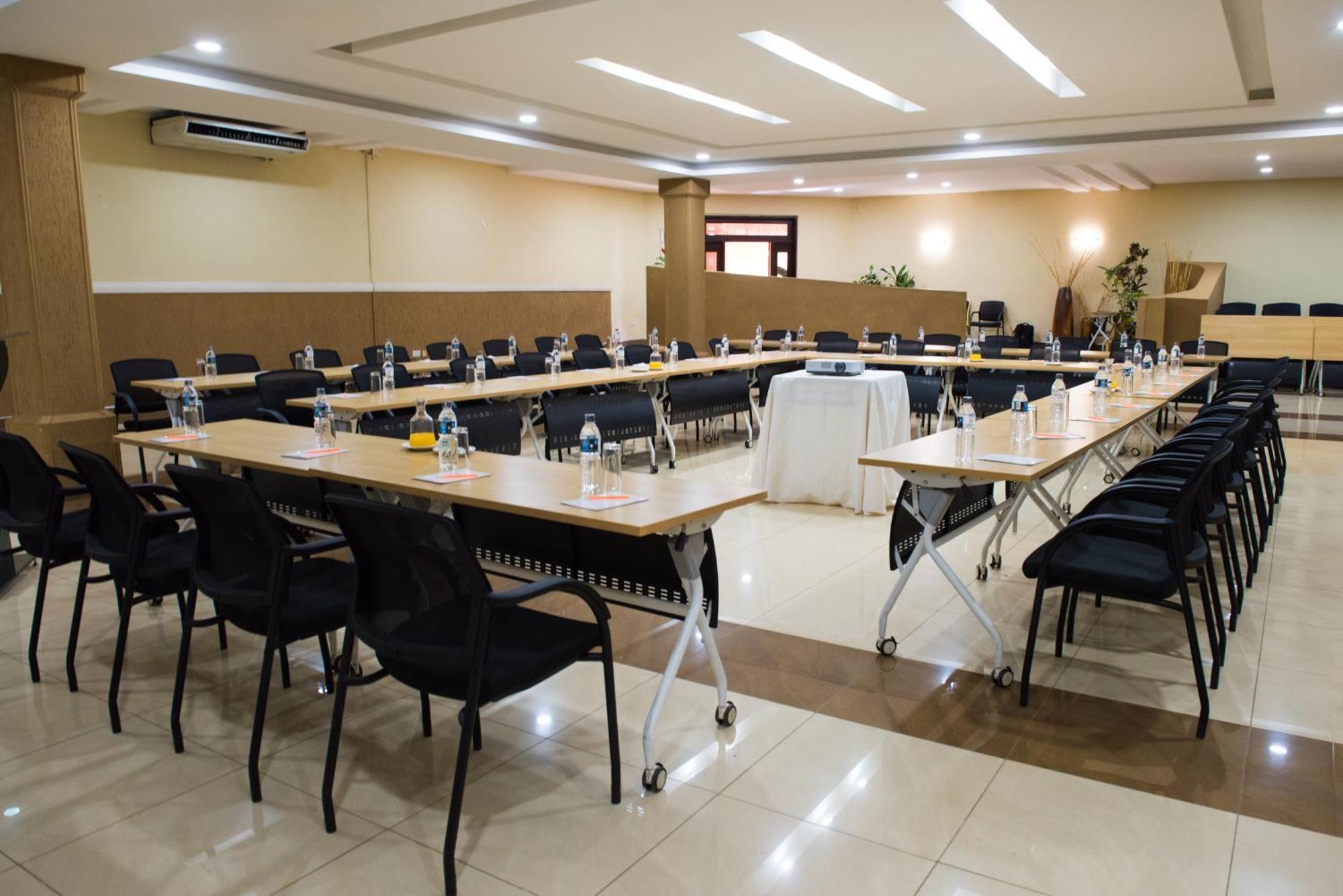 Crossroads Hotel Lilongwe Eksteriør bilde