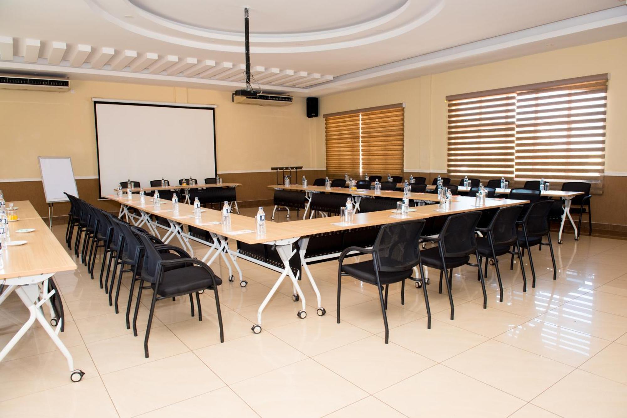 Crossroads Hotel Lilongwe Eksteriør bilde