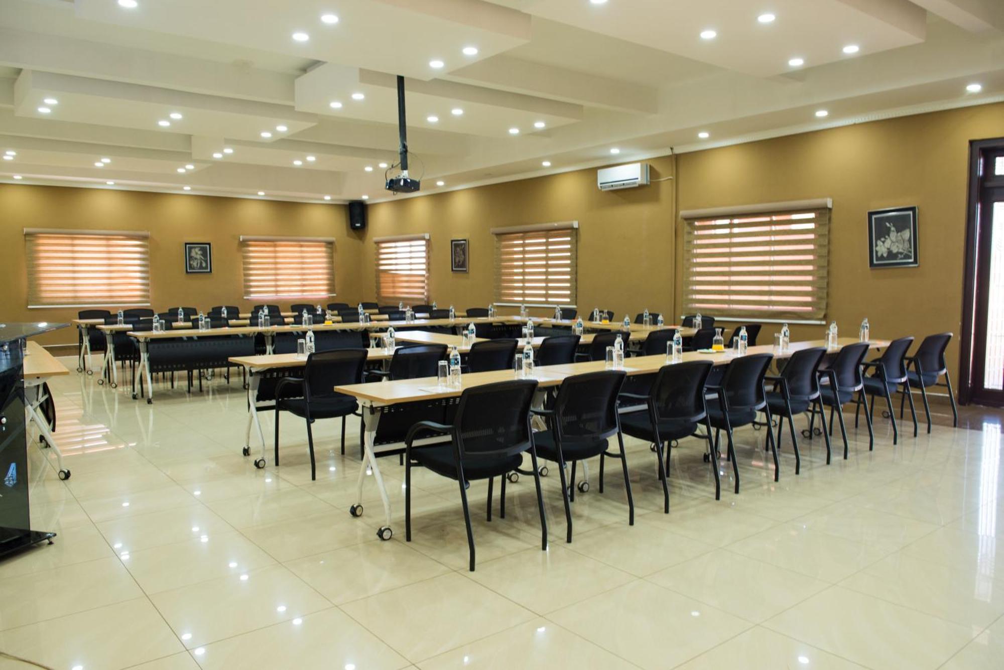 Crossroads Hotel Lilongwe Eksteriør bilde