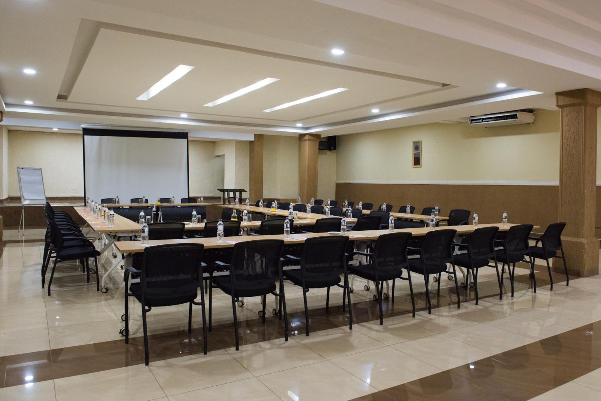 Crossroads Hotel Lilongwe Eksteriør bilde