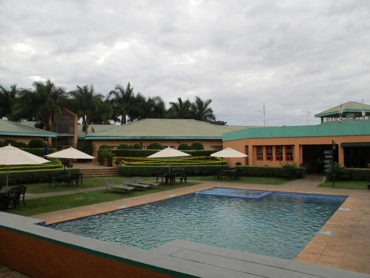 Crossroads Hotel Lilongwe Eksteriør bilde