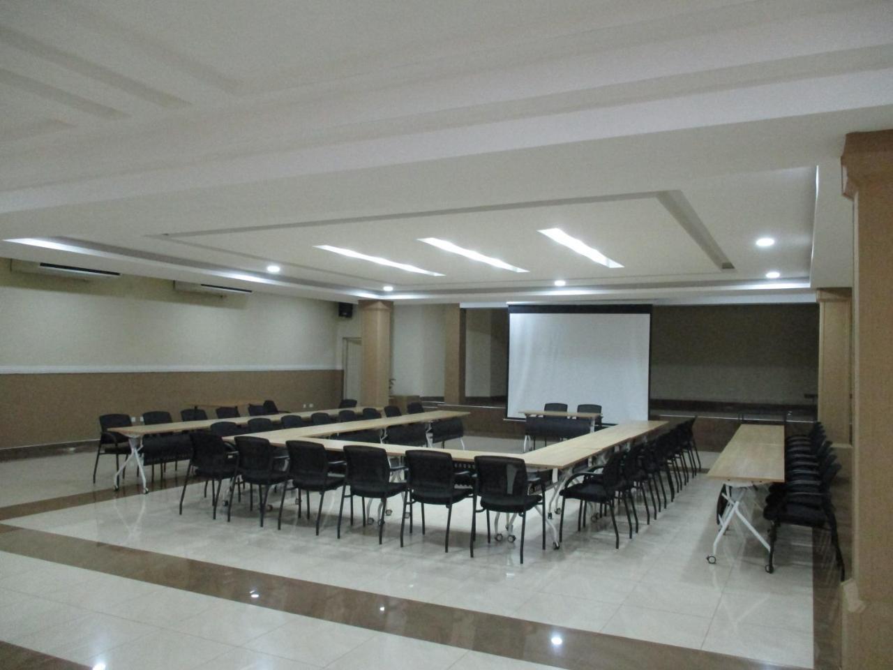 Crossroads Hotel Lilongwe Eksteriør bilde