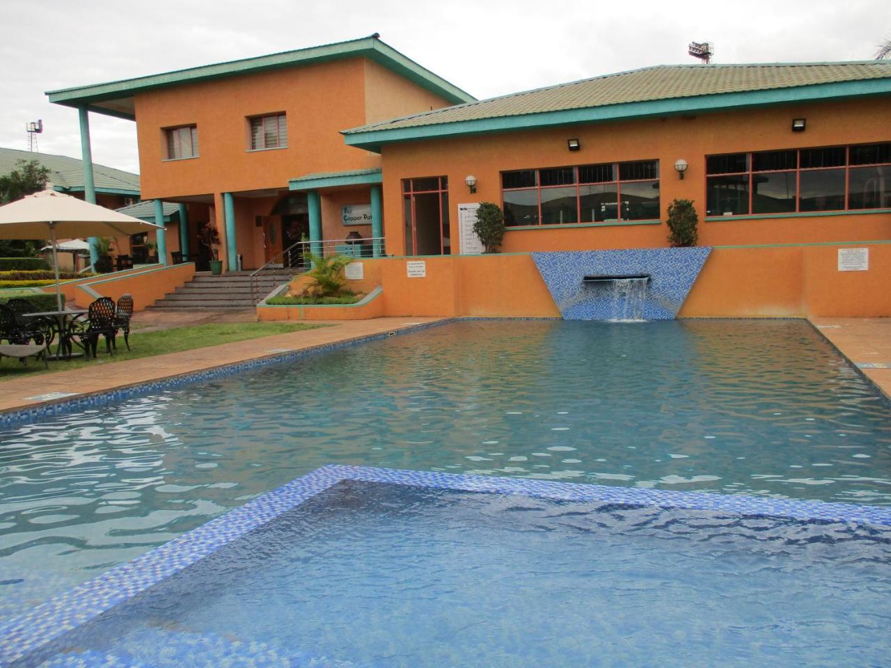 Crossroads Hotel Lilongwe Eksteriør bilde