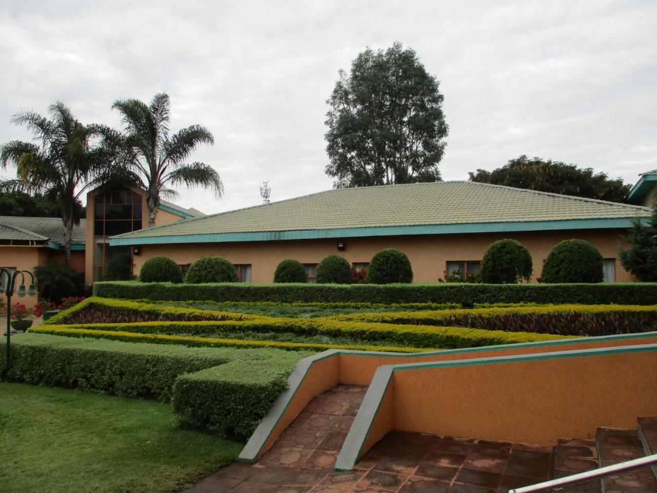 Crossroads Hotel Lilongwe Eksteriør bilde